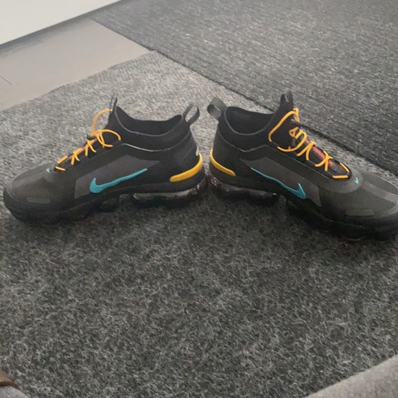 Size M 6.5/W8 2019 Vapormax Utility Nike shoe - Picture 5 of 5